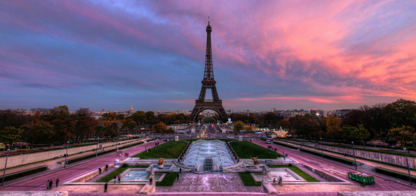Veja como subir na Torre Eiffel, um dos maiores símbolos de Paris!